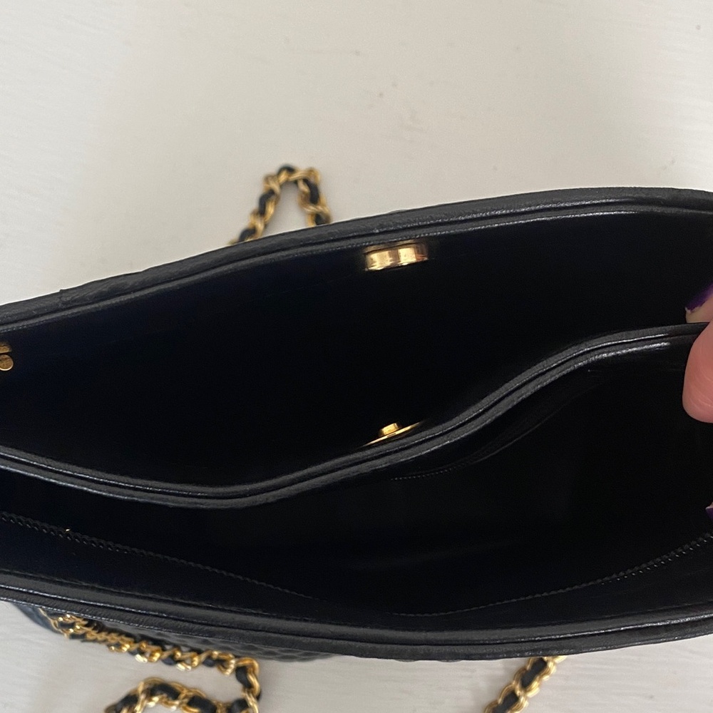 Bally Black Quilted Leather Shoulder Bag with Gold Chain - Picture 11 of 16